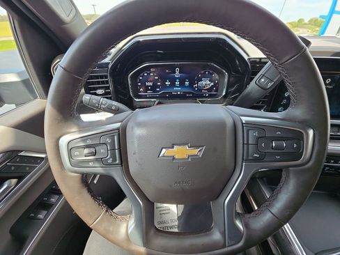 Used 2025 Chevrolet Silverado 2500 LTZ w/ LTZ Plus Package image 14