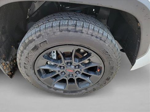Used 2025 Toyota Tundra Limited w/ TRD Off-Road Package AWD/4WD image 10