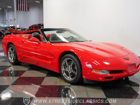 Used 1999 Chevrolet Corvette Convertible w/ Memory Pkg RWD image 17