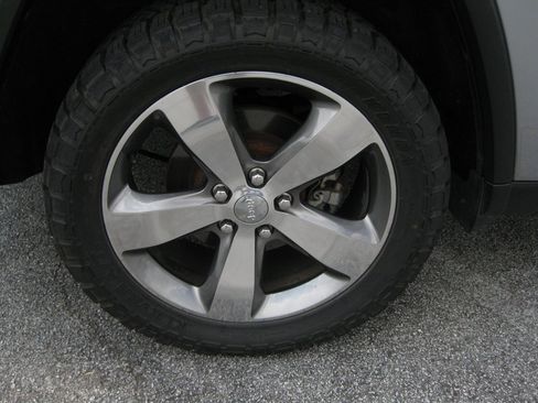 Used 2015 Jeep Grand Cherokee Limited AWD/4WD image 10