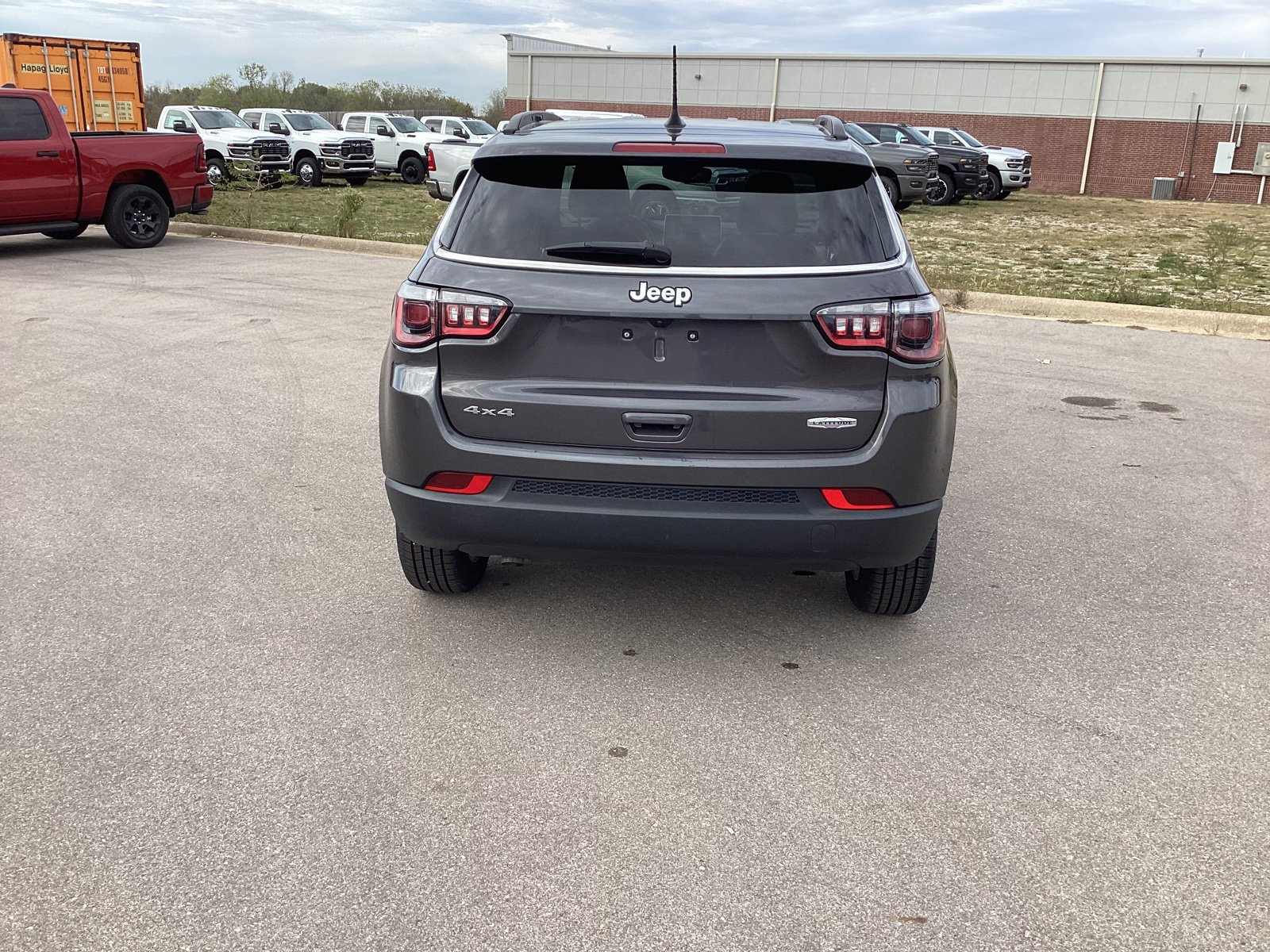 Used 2024 Jeep Compass Latitude AWD/4WD image 5