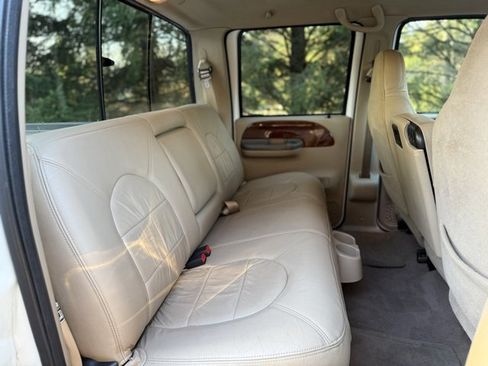 Used 2000 Ford F250 Lariat image 25
