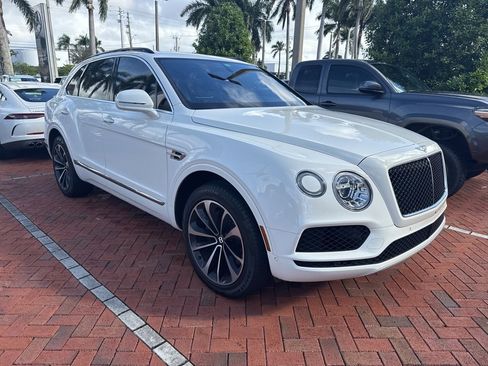 Used 2019 Bentley Bentayga image 1
