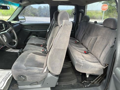 Used 2002 Chevrolet Silverado 1500 LS w/ Heavy Duty Suspension Pkg image 38