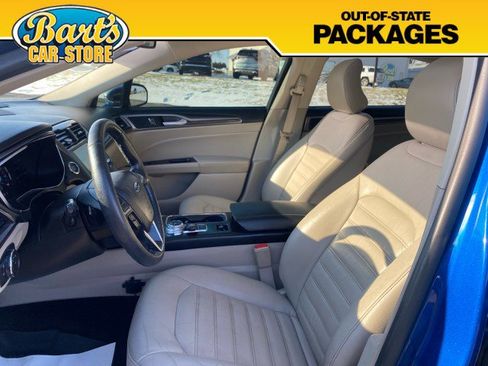 Used 2017 Ford Fusion SE w/ Fusion SE Technology Package image 25