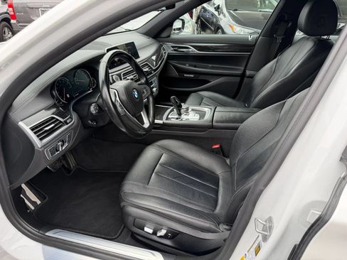 Used 2018 BMW 740i RWD image 31