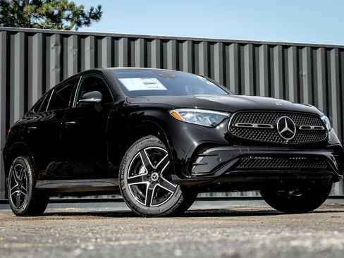 Used 2026 Mercedes-Benz GLC 300 4MATIC image 1