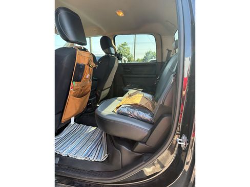 Used 2020 RAM 2500 Tradesman w/ Chrome Appearance Group AWD/4WD image 8