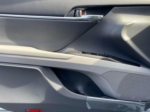 Used 2024 Toyota Camry LE w/ Convenience Package image 27