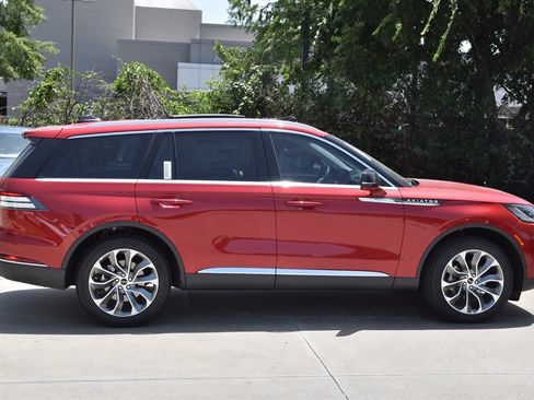 New 2026 Lincoln Aviator Reserve w/ Illumination Package AWD/4WD image 5