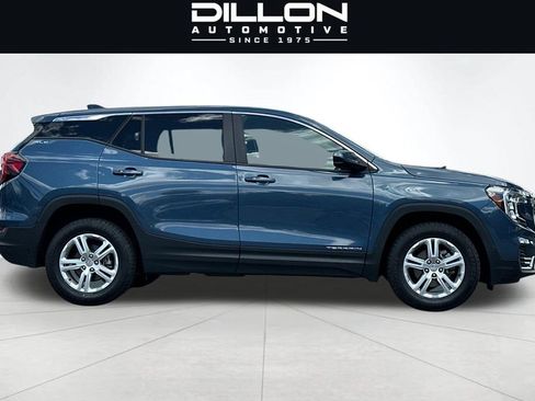 Used 2024 GMC Terrain SLE AWD/4WD image 3