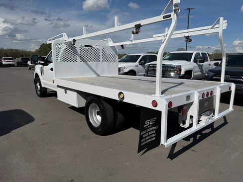 Used 2022 Ford F350 XL w/ Power Equipment Group image 3