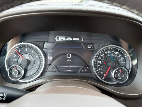 Used 2025 RAM 1500 Laramie image 19