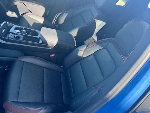 Used 2025 Chevrolet Equinox RS FWD image 18