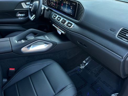 New 2026 Mercedes-Benz GLS 450 GLS 450 image 9