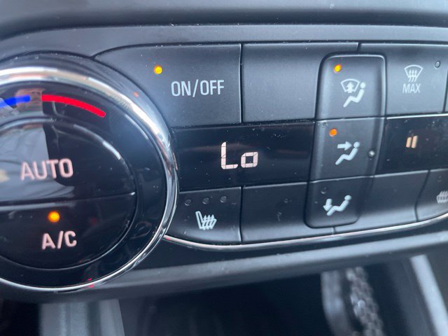 Used 2023 Chevrolet TrailBlazer LT w/ Convenience Package FWD image 14