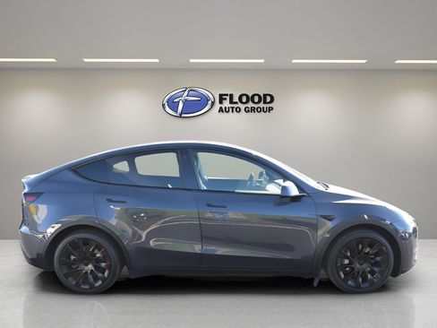 Used 2021 Tesla Model Y Long Range AWD/4WD image 3