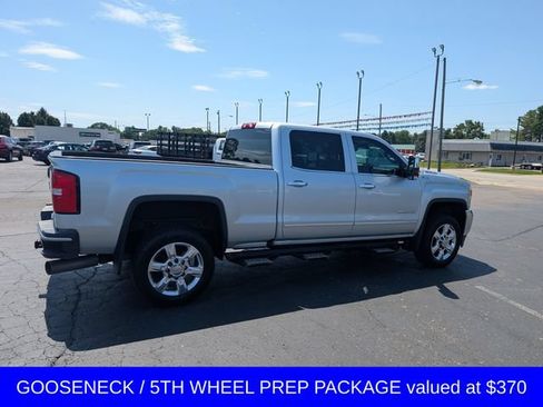 Used 2017 GMC Sierra 2500 SLT w/ Duramax Plus Package AWD/4WD image 9
