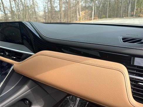 Certified 2025 INFINITI QX80 Sensory image 26