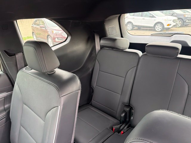 Used 2025 Buick Enclave Preferred AWD/4WD image 17