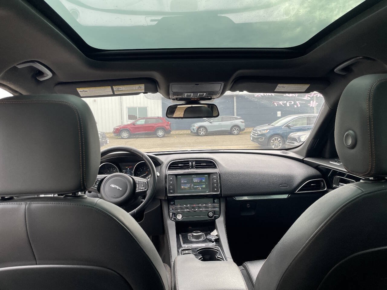 Used 2017 Jaguar F-PACE Prestige AWD/4WD image 36