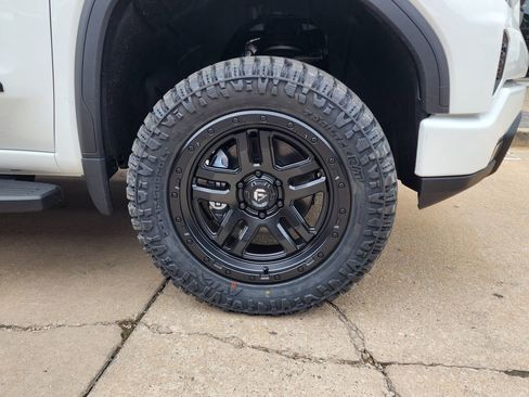 New 2026 GMC Sierra 1500 Elevation w/ LPO, Elevation Black Package AWD/4WD image 48