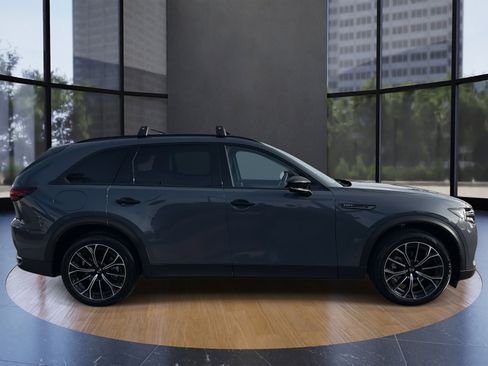 Certified 2025 MAZDA CX-70 Plug-In Hybrid w/ Premium Pkg image 2