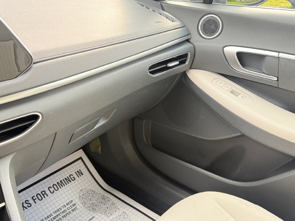 Used 2023 Hyundai Sonata SE FWD image 28