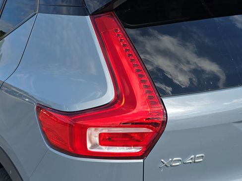 Used 2022 Volvo XC40 T5 R-Design w/ Advanced Package image 35