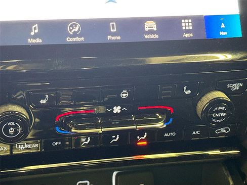 Used 2025 Jeep Grand Cherokee L Limited w/ Black Appearance Package image 20