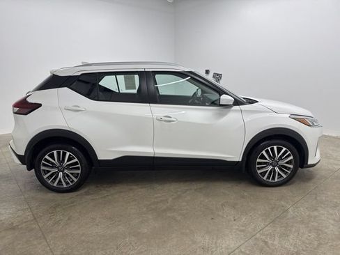 Used 2023 Nissan Kicks SV FWD image 4