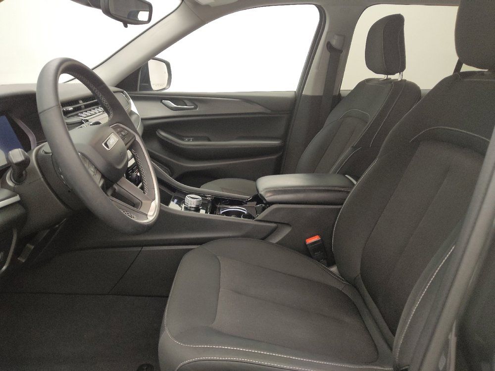 Used 2023 Jeep Grand Cherokee Laredo w/ Luxury Tech Group I AWD/4WD image 17