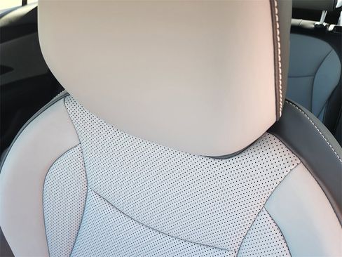 New 2026 Volkswagen Tiguan SE R-Line image 5