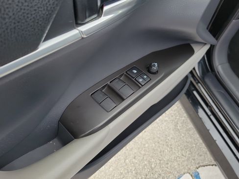 Used 2021 Toyota Camry LE FWD image 23
