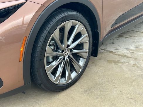 Certified 2025 Toyota Crown Limited image 9