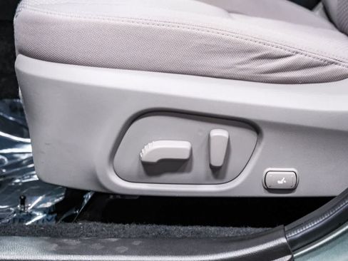 Used 2015 Subaru Forester 2.5i Premium w/ All-Weather Package image 22