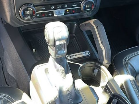 Used 2025 Ford Bronco Badlands w/ Sasquatch Package AWD/4WD image 18