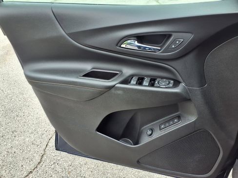 Used 2022 Chevrolet Equinox Premier AWD/4WD image 22
