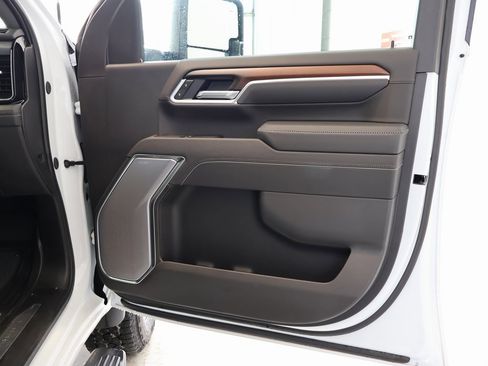 New 2025 GMC Sierra 2500 Denali w/ Denali Reserve Package image 43