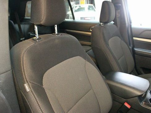 Used 2019 Ford Explorer XLT w/ Safe & Smart Package image 11