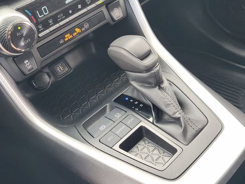 Used 2024 Toyota RAV4 XLE w/ Convenience Package image 16