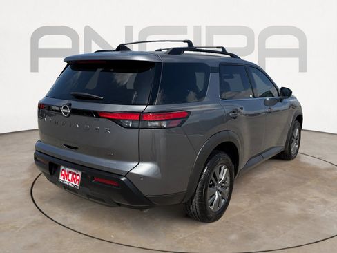 Used 2026 Nissan Pathfinder SV image 12