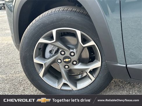 New 2026 Chevrolet Trax LT w/ Driver Confidence Package image 10