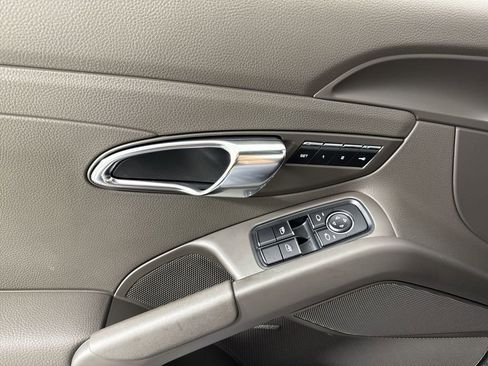 Certified 2018 Porsche 718 Cayman RWD image 31