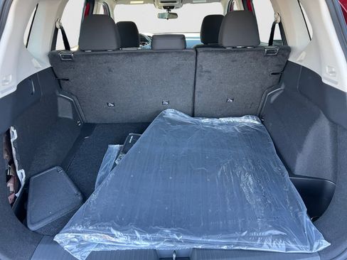 Used 2025 Nissan Rogue S image 5