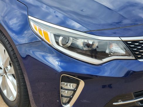 Used 2018 Kia Optima S FWD image 11