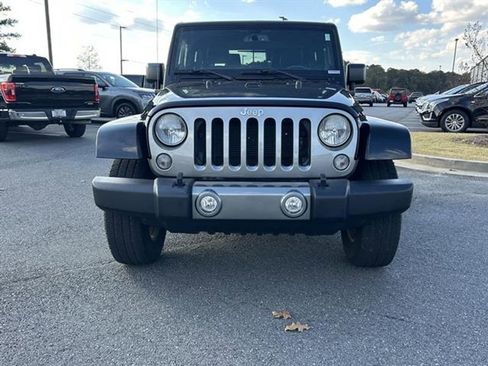 Used 2014 Jeep Wrangler Freedom Edition image 2