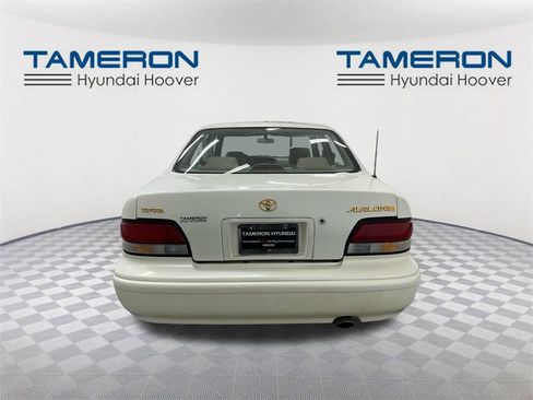 Used 1996 Toyota Avalon XL image 4