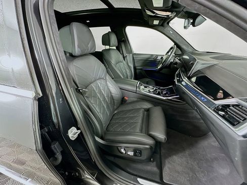 Used 2024 BMW X7 xDrive40i w/ Premium Package image 36