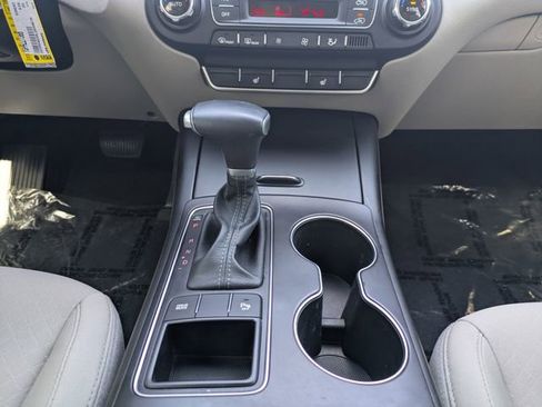 Used 2020 Kia Sorento LX w/ LX I4 Convenience Package FWD image 23